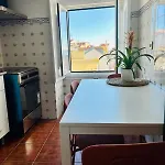 Cozy In Bairro Alto Cais Do Sodre * 리스본