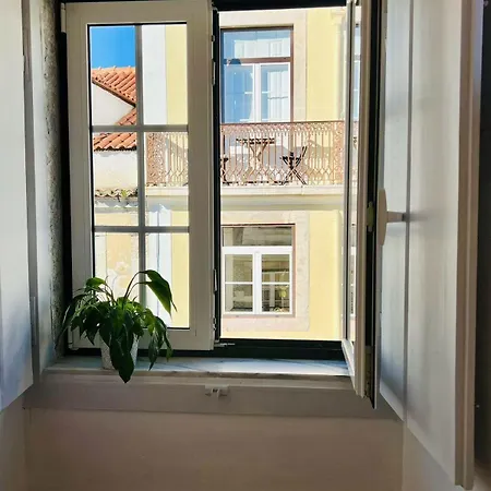 Cozy In Bairro Alto Cais Do Sodre Apartment Lissabon