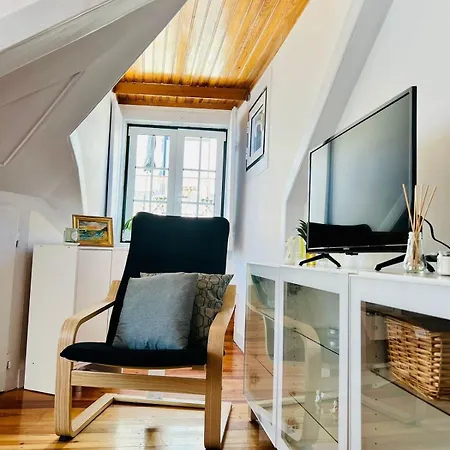 Cozy In Bairro Alto Cais Do Sodre Apartment *