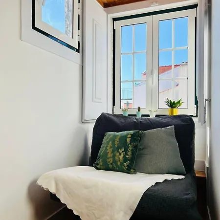 Cozy In Bairro Alto Cais Do Sodre * Lissabon