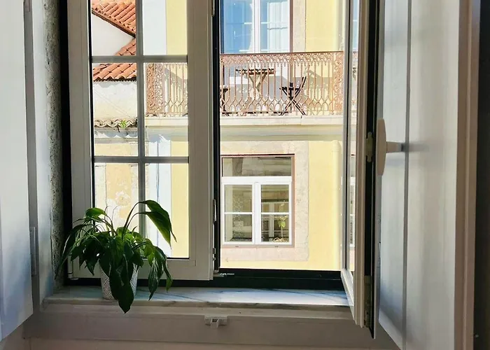 Cozy In Bairro Alto Cais Do Sodre Apartment Lisbon